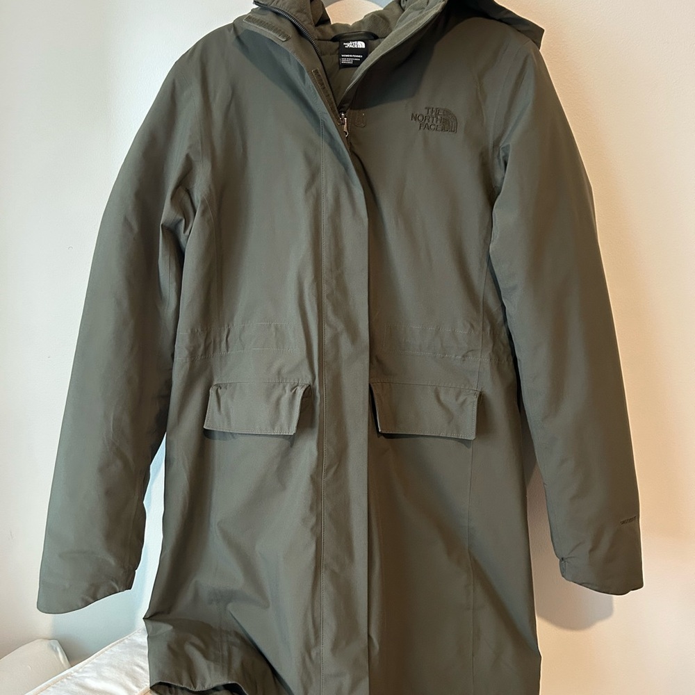 The North Face Women's Green Jacket City Breeze Insulated Parka